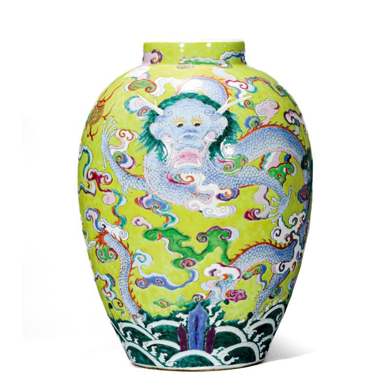 清雍正 粉彩描金海水龙纹大罐