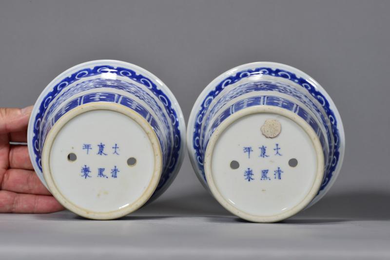 清晚期 青花缠枝花卉纹小花盆一对 - 图3