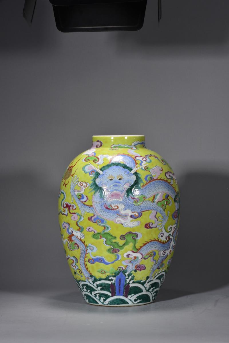 清雍正 粉彩描金海水龙纹大罐 - 图2