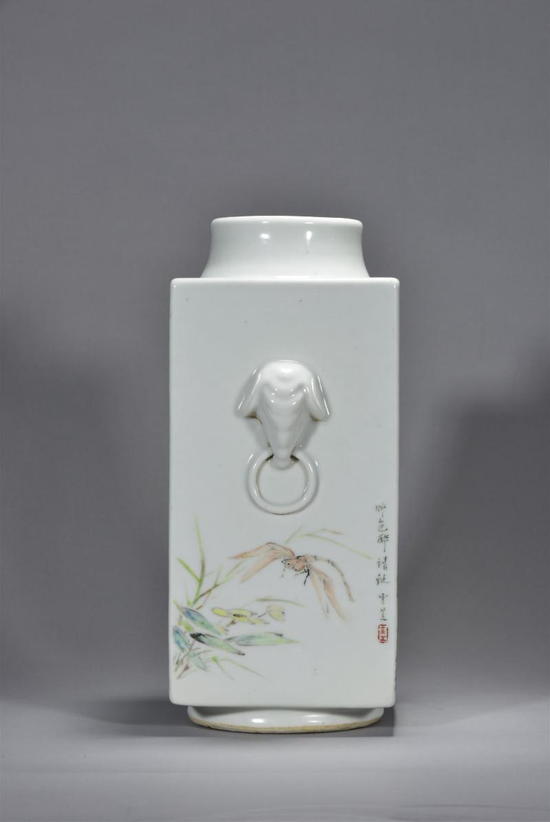 清光绪 程门、程小松父子合作浅绛彩山水花鸟人物纹象耳琮式瓶 - 图9