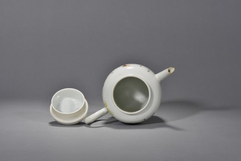 清咸丰 粉彩无双谱茶壶 - 图6