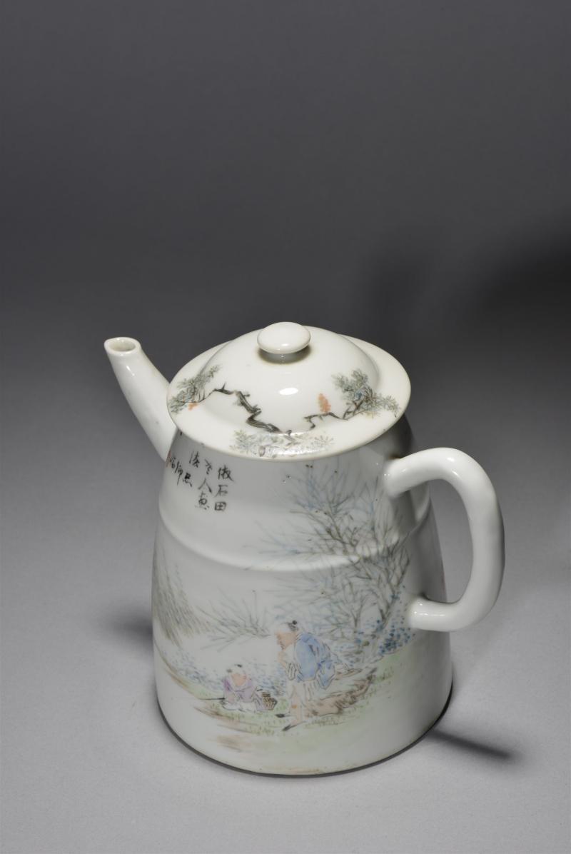 清光绪 金品卿浅绛彩人物茶壶 - 图6