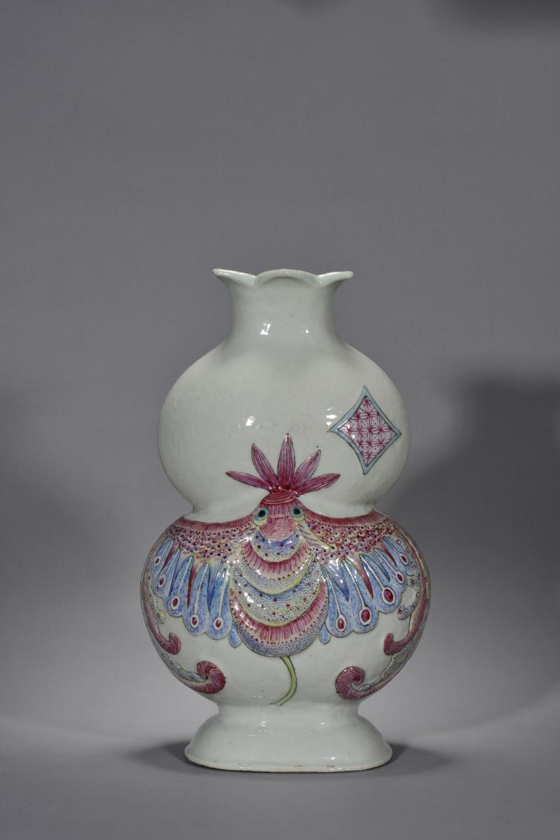 清道光 粉彩花鸟蝙蝠纹葫芦扁瓶 - 图2