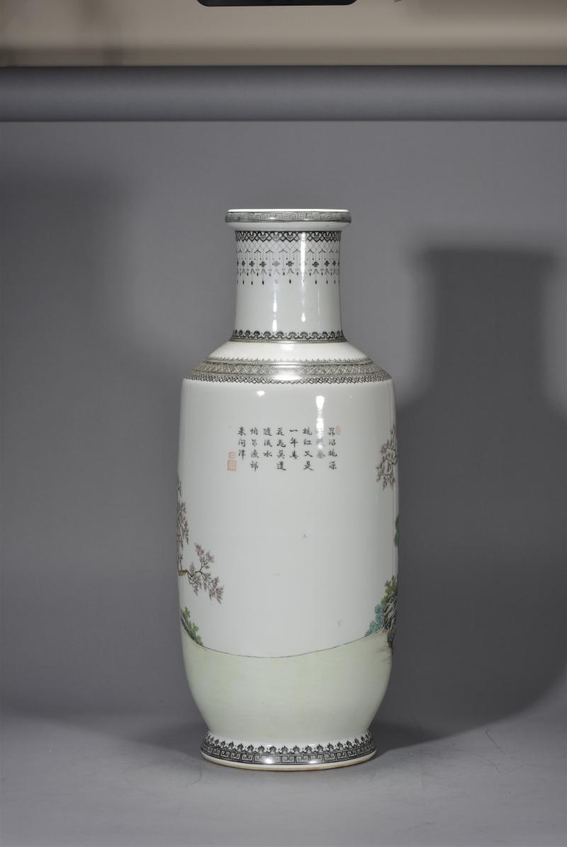 近现代 粉彩桃园问津棒槌瓶 - 图5