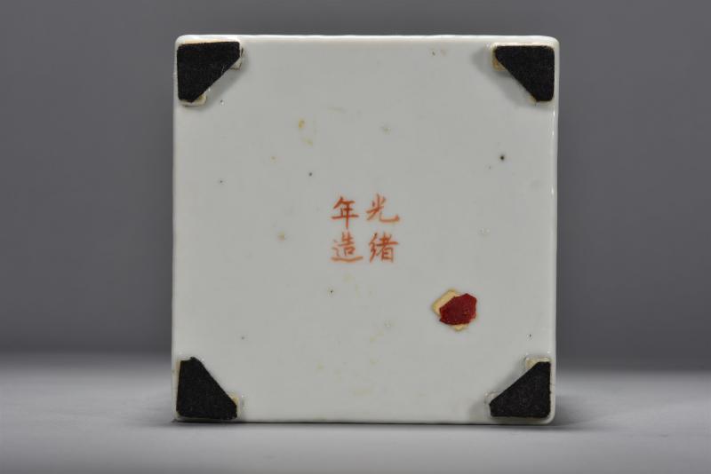 清光绪 万子铭山水花鸟方笔筒 - 图4
