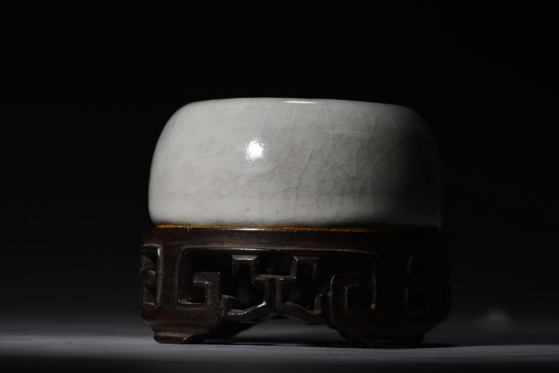 清雍正 仿官釉马蹄型水呈 - 图8