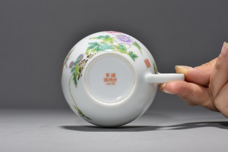 近现代 刘仲卿粉彩花卉耳杯 - 图4