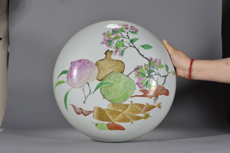 清光绪 金品卿风格浅绛彩“清供三多”花果纹大捧盒 - 图9