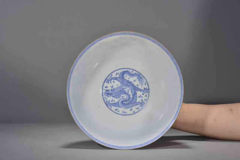 近现代 粉彩雪景薄胎碗 - 图5