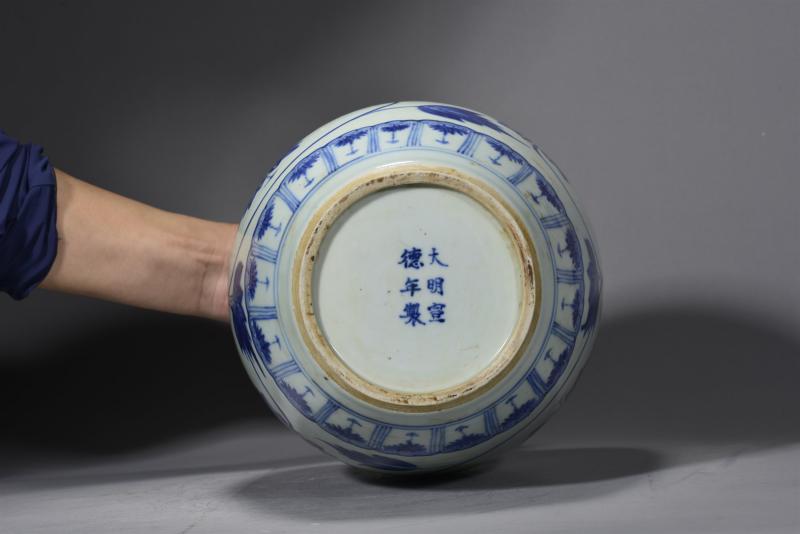 清康熙 青花仿宣德缠枝花卉纹太白罐 - 图5