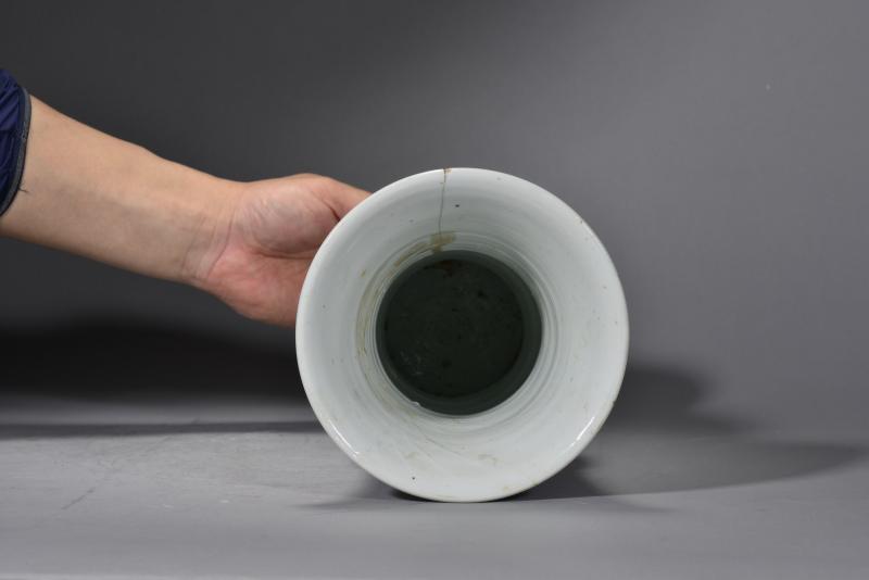 清康熙 青花神仙人物故事花觚 - 图7