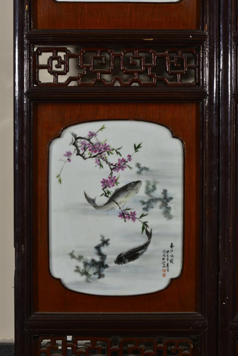 近现代 魏焕明、余少良合作双面粉彩山水人物八联落地大屏风 - 图39