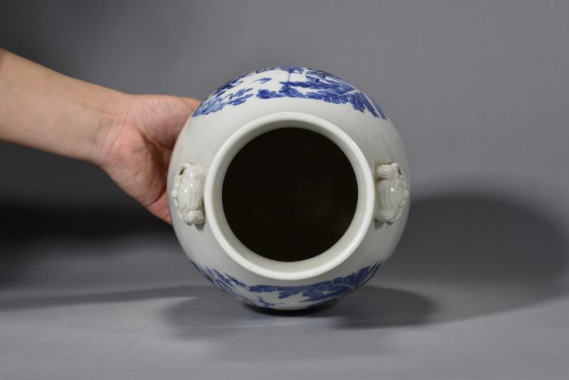 清道光 青花西厢记辅首尊 - 图6