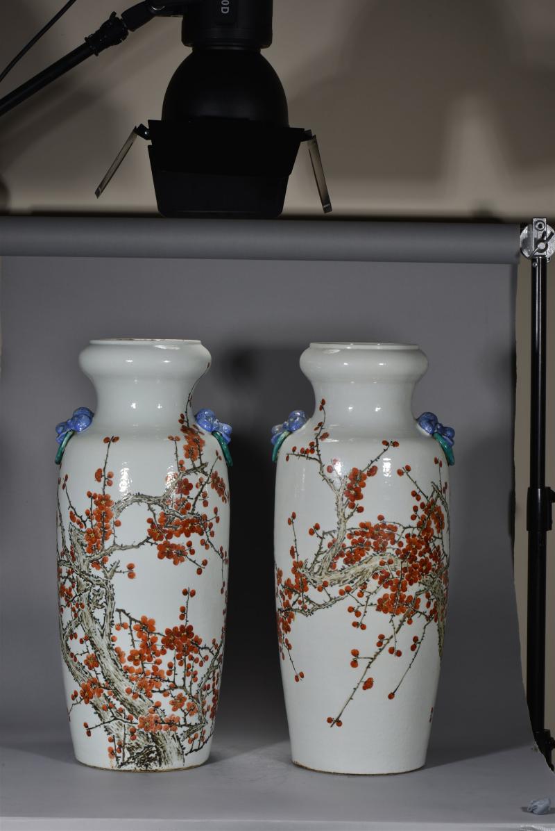 清光绪 金品卿风格浅绛彩梅花图大瓶一对 - 图2