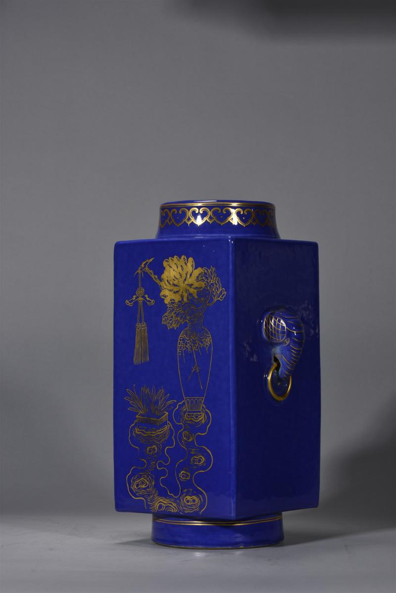 清光绪 祭蓝描金受天百禄图象耳琮式瓶 - 图2