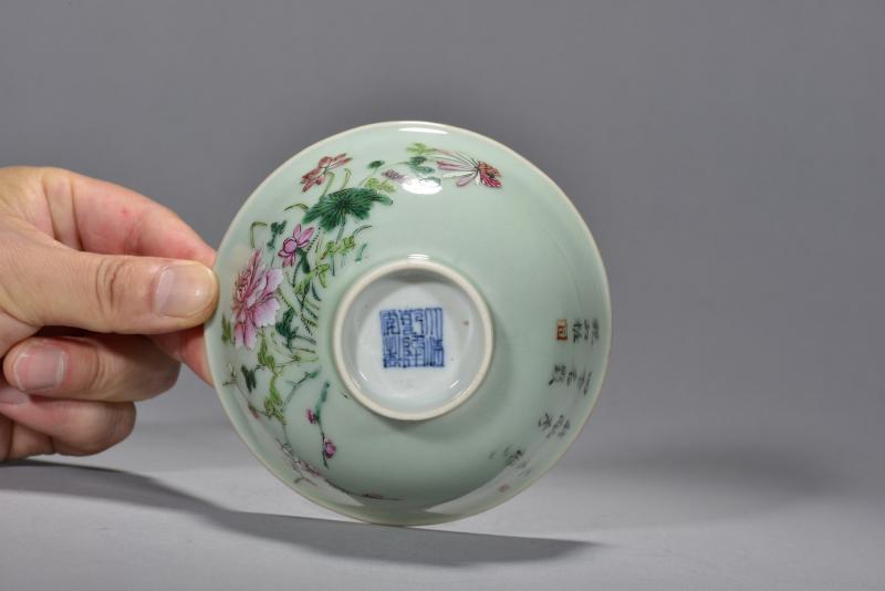 清乾隆 青釉粉彩四季花卉诗文碗 - 图4