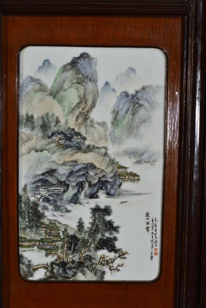 近现代 魏焕明、余少良合作双面粉彩山水人物八联落地大屏风 - 图8