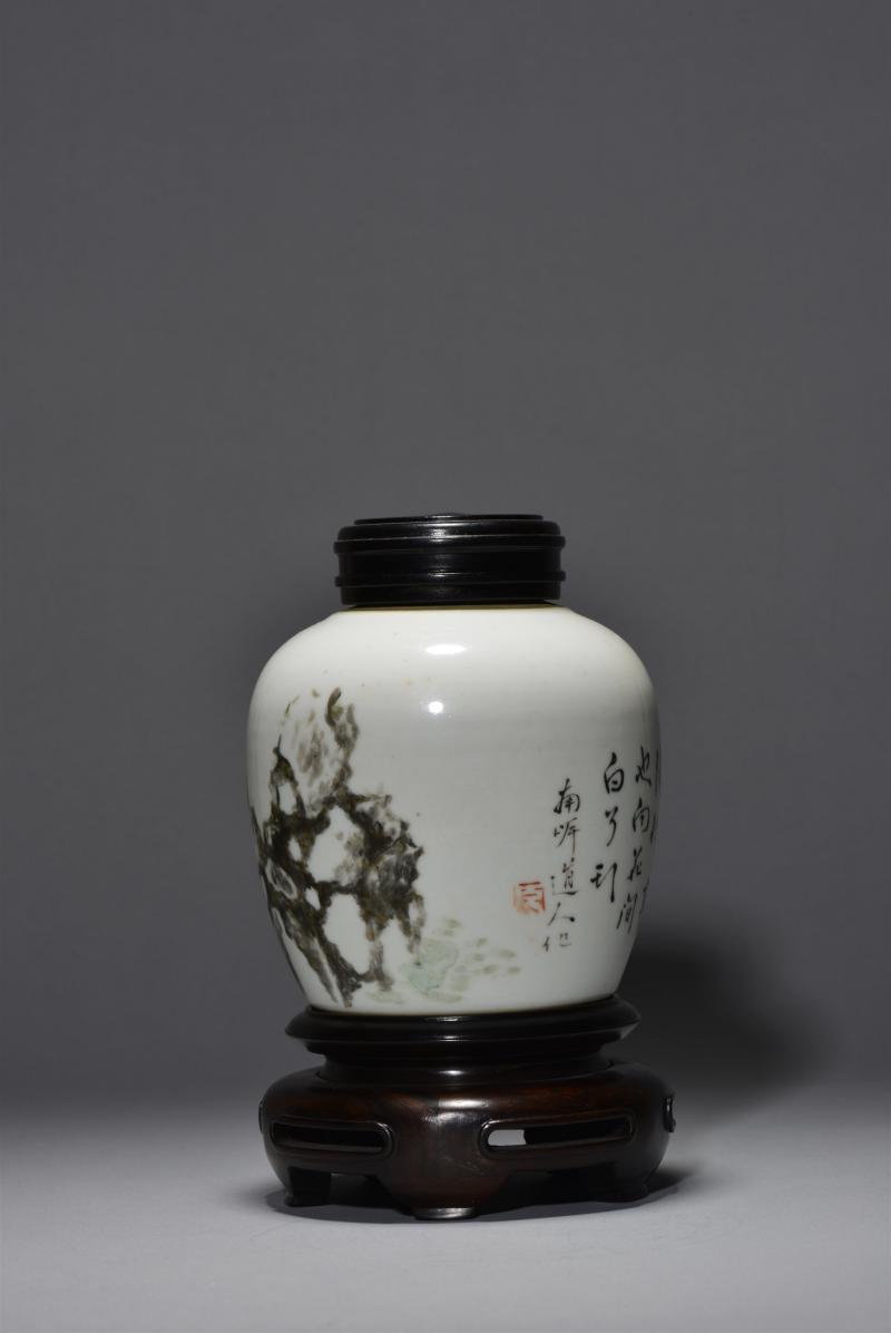 清光绪 南岸道人浅绛彩洞石花鸟纹盖罐 - 图4