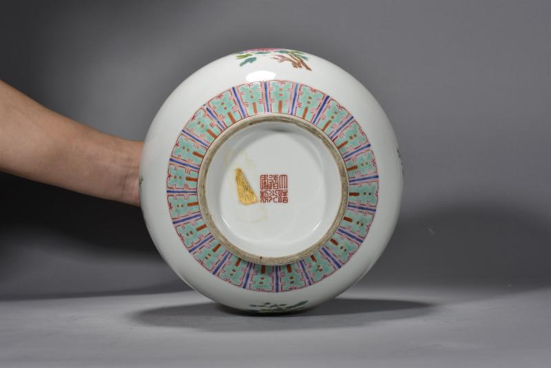民国 粉彩花鸟草虫纹赏瓶 - 图6