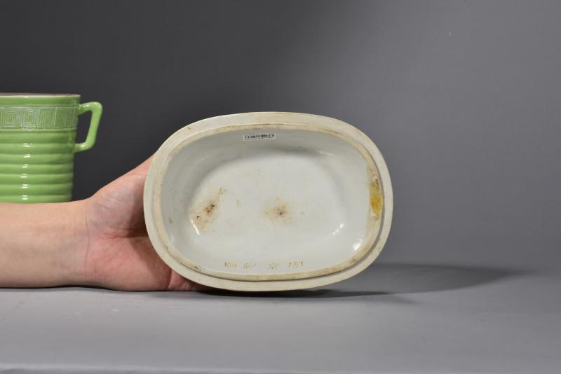清光绪 秋葵绿釉回纹鼎 - 图6