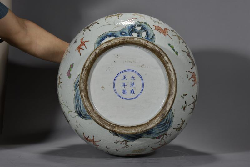 清同治 粉彩百鹿献瑞纹鹿头尊一对 - 图6