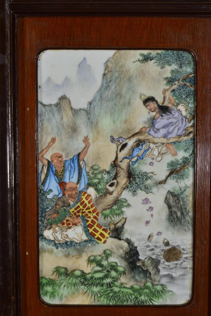 近现代 魏焕明、余少良合作双面粉彩山水人物八联落地大屏风 - 图17