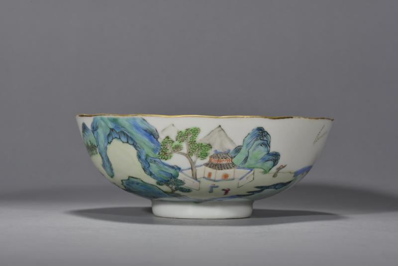 清道光 粉彩山水纹花口碗 - 图4