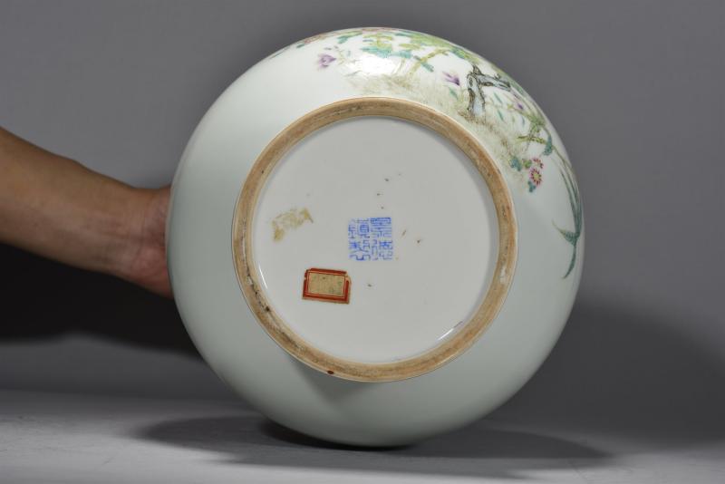 近现代 新粉彩桂花绶带鸟纹象耳衔环瓶 - 图6
