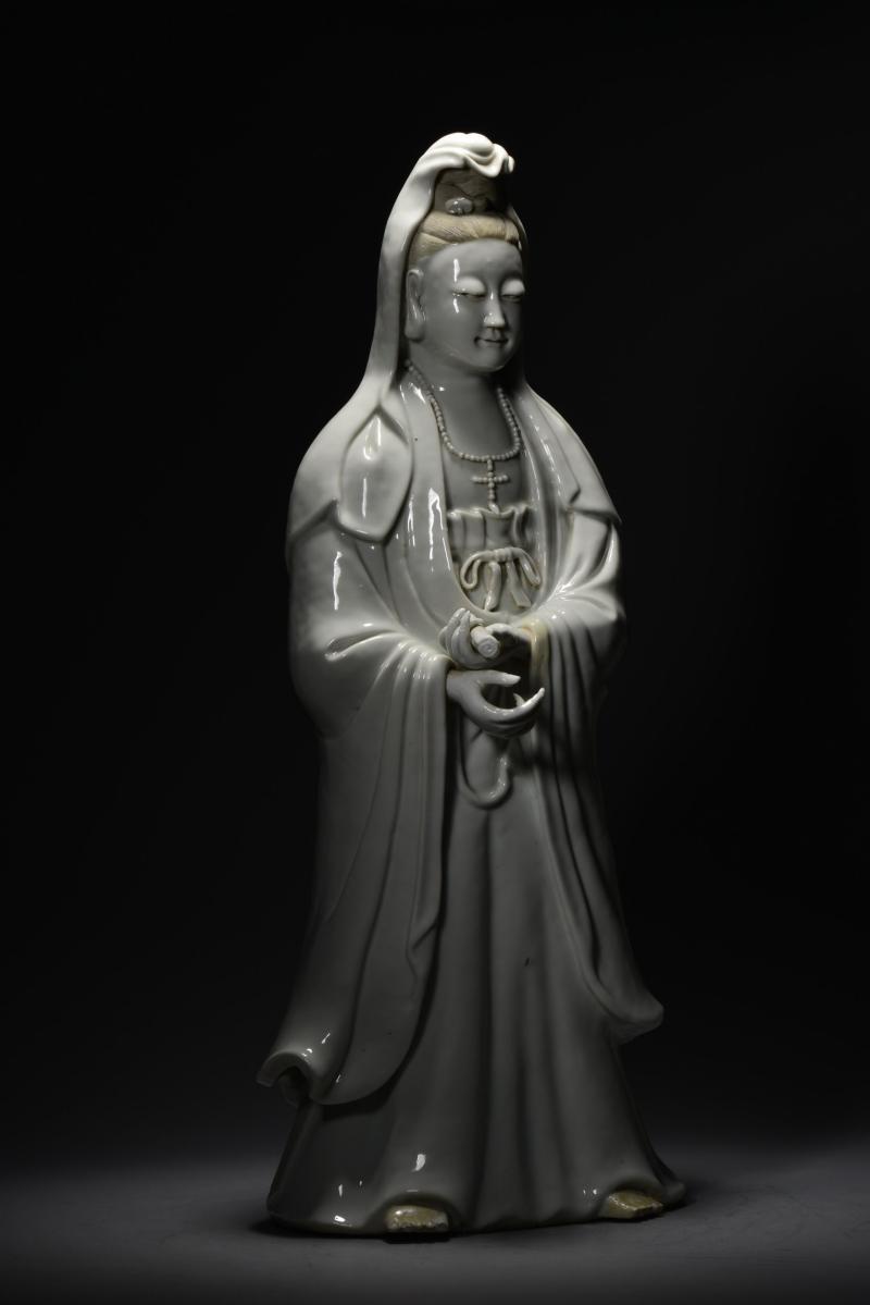 清乾隆 唐英青白釉捏塑观音立像 - 图7