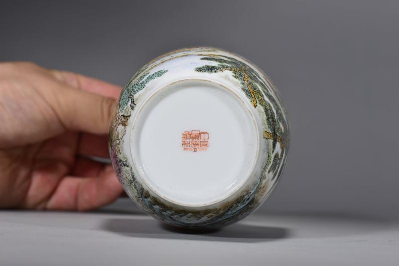 近现代 粉彩韶山山水薄胎瓶 - 图6