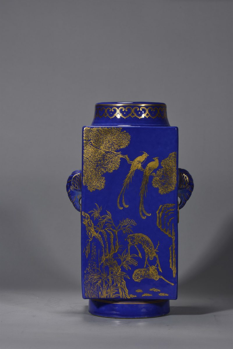 清光绪 祭蓝描金受天百禄图象耳琮式瓶 - 图8