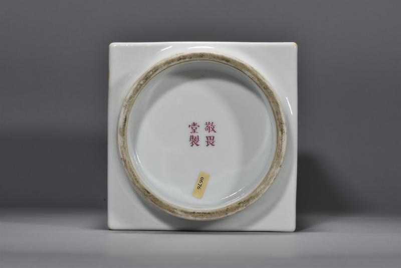 民国 粉彩八骏图四方琮瓶 - 图4