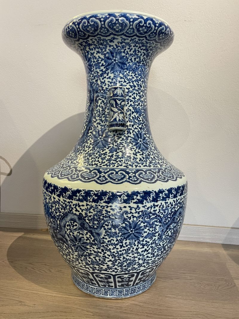 清中期 青花龙穿花纹双耳盘口大瓶 - 图3