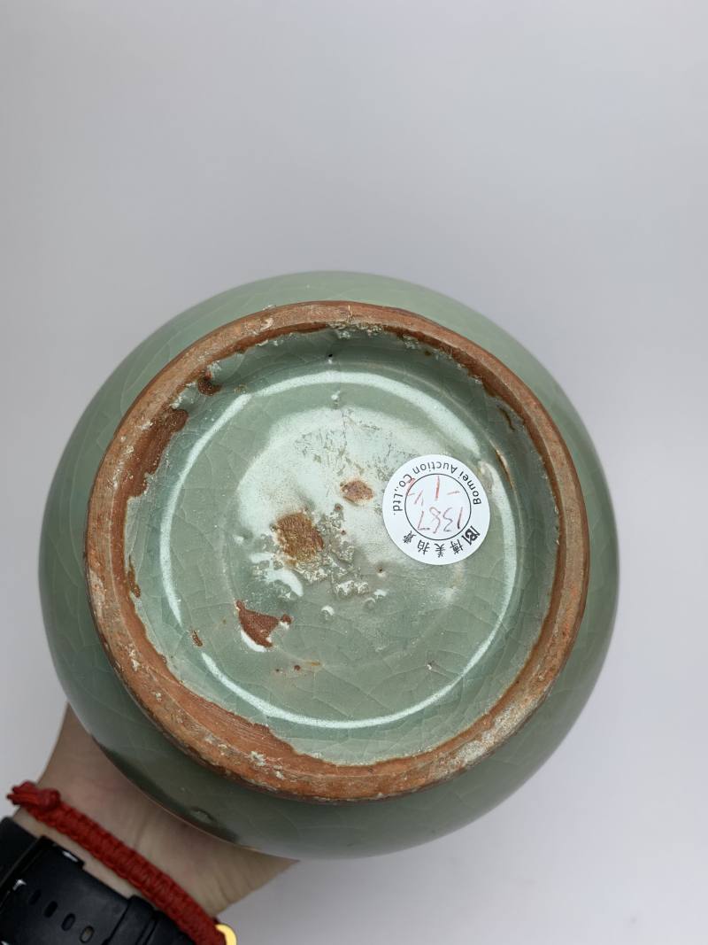 元 龙泉青釉双活环耳瓶一对 - 图8