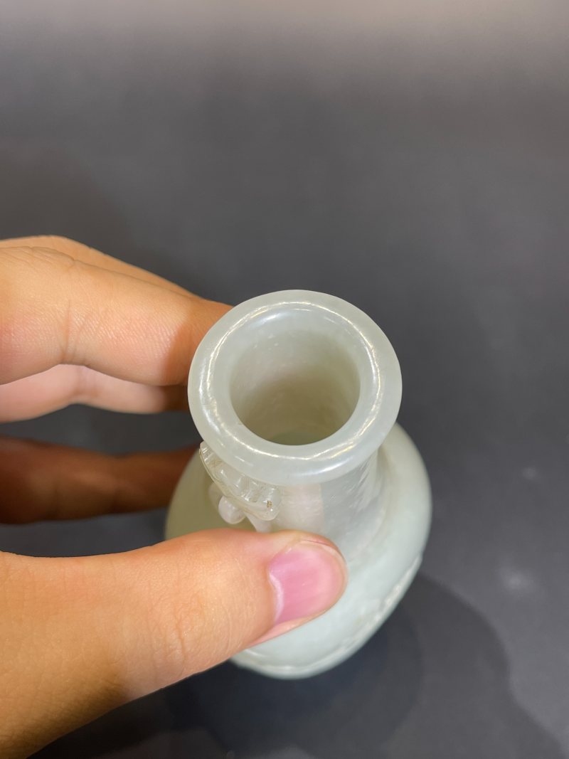 清乾隆 白玉双耳小瓶 - 图9