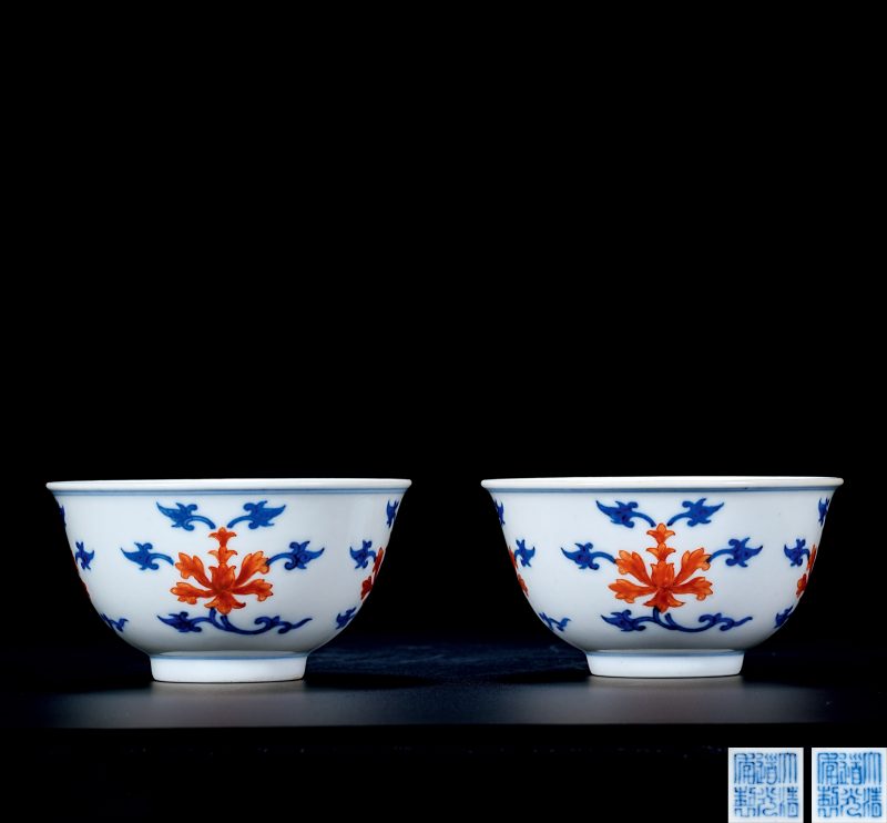 清道光 青花矾红宝相花纹茶圆一对