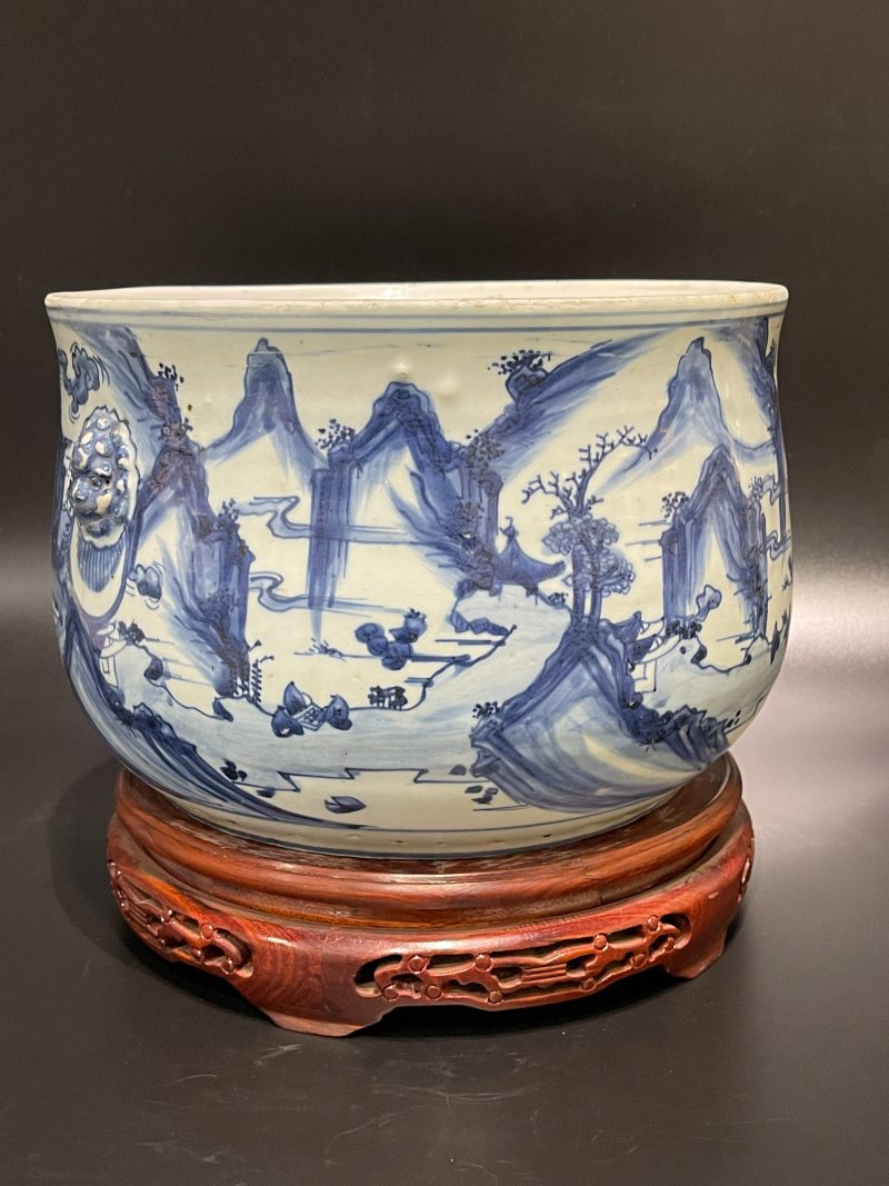 明天启 青花山水人物图铺首大炉 - 图5