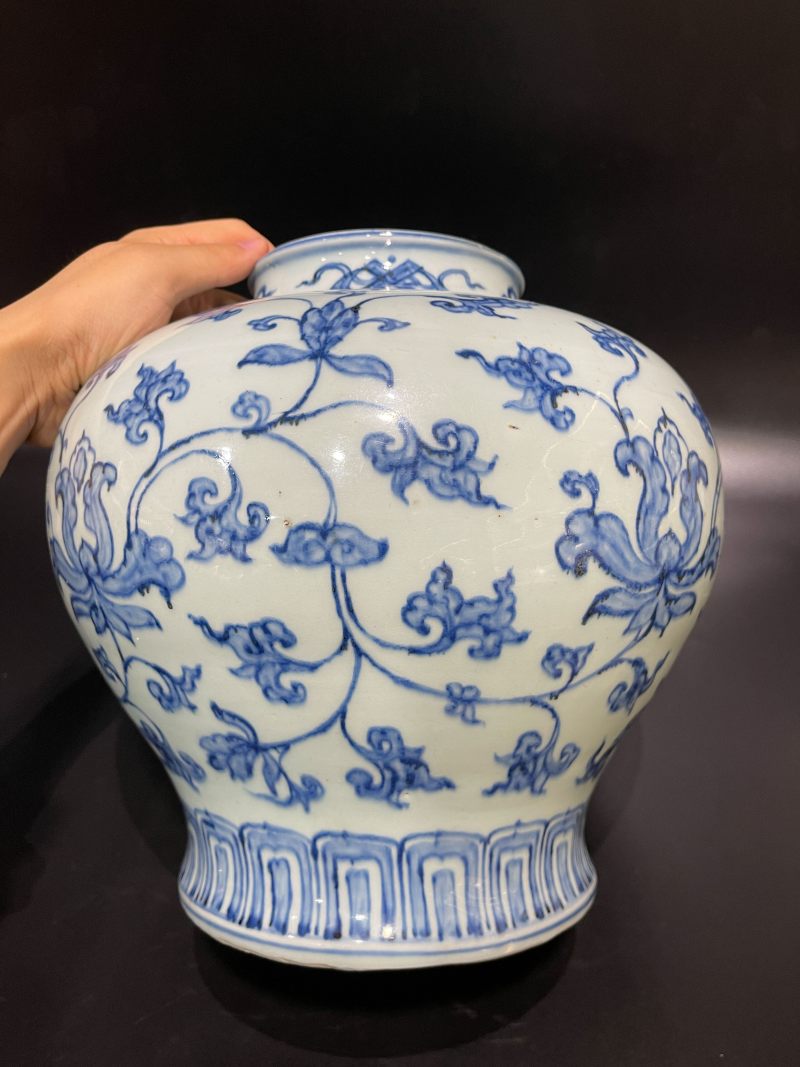 明成化 青花缠枝莲纹罐 - 图4