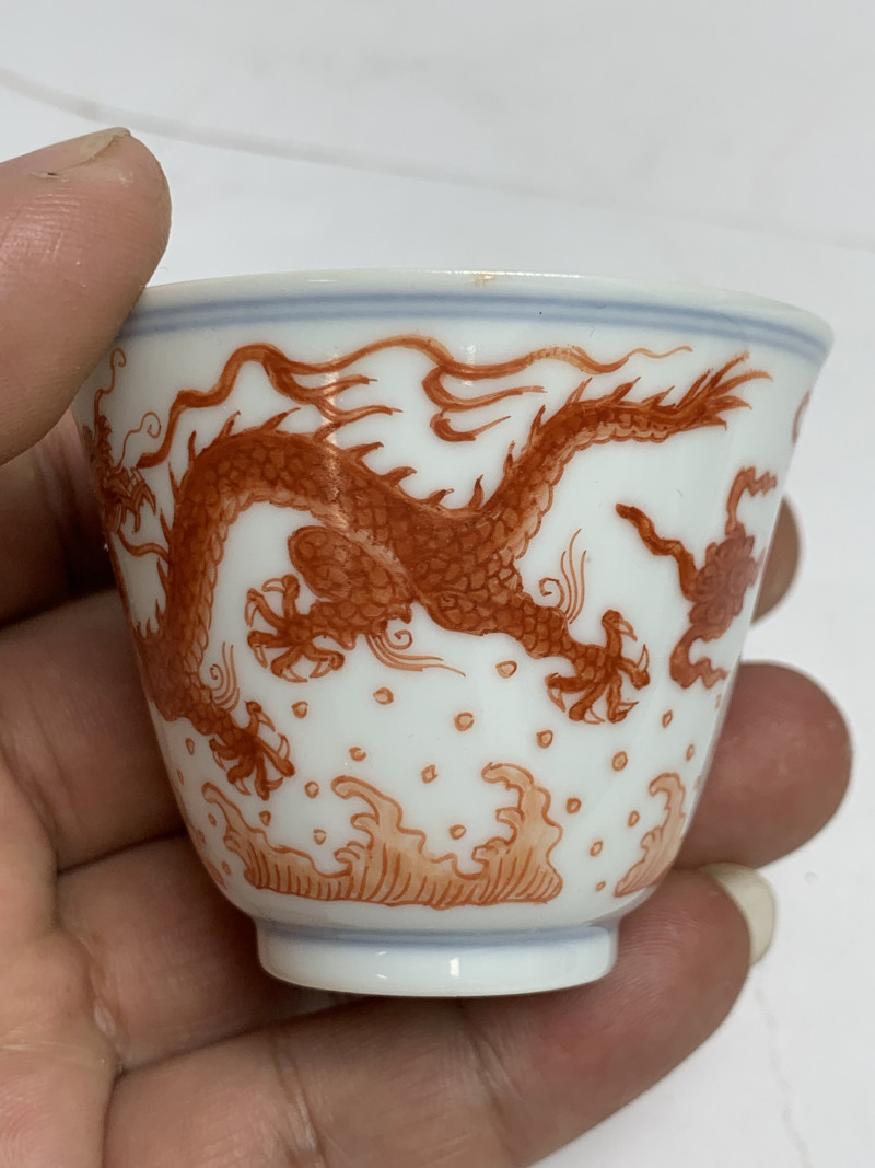 清乾隆 矾红江崖海水云龙纹撇口杯一对（附原包装） - 图15