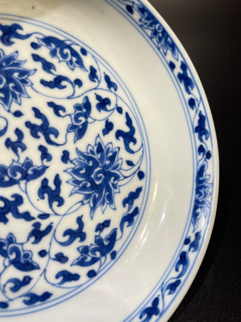 清康熙 青花缠枝莲纹盘 - 图5