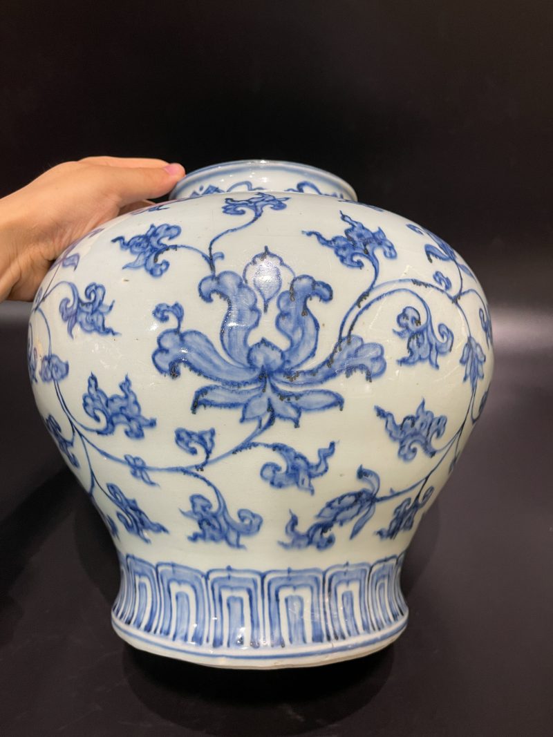 明成化 青花缠枝莲纹罐 - 图5