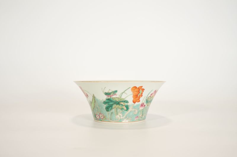 Lot826 清嘉庆 粉彩荷塘鸳鸯碗 - 图4