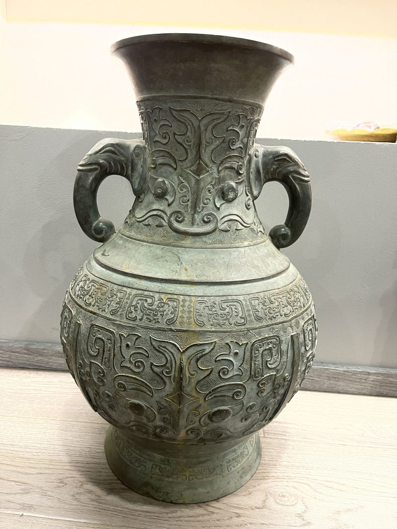 清 铜饕餮纹大瓶 - 图4