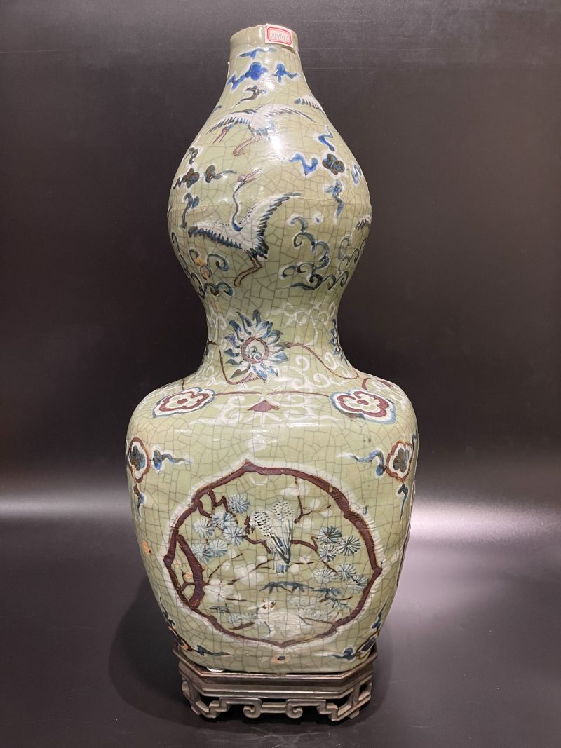 明嘉靖 仿官釉堆白青花铁锈花松鹤延年纹大葫芦瓶 - 图5