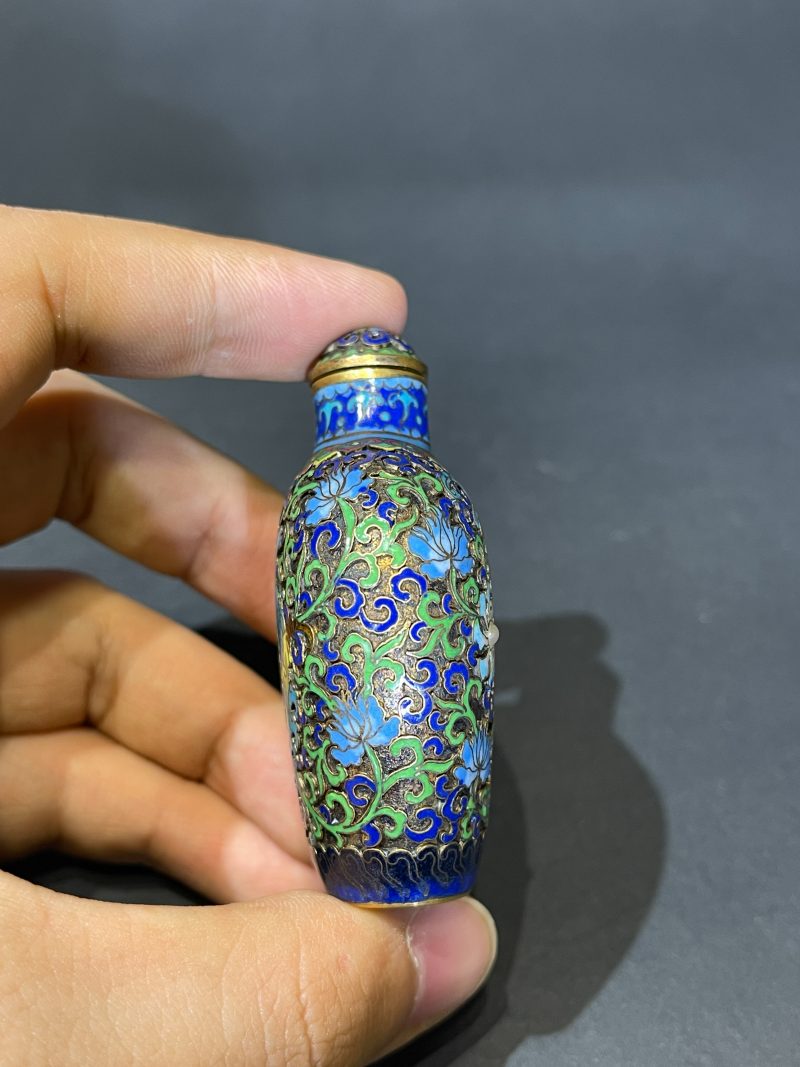 清乾隆 掐丝珐琅凤戏牡丹纹鼻烟壶 - 图5