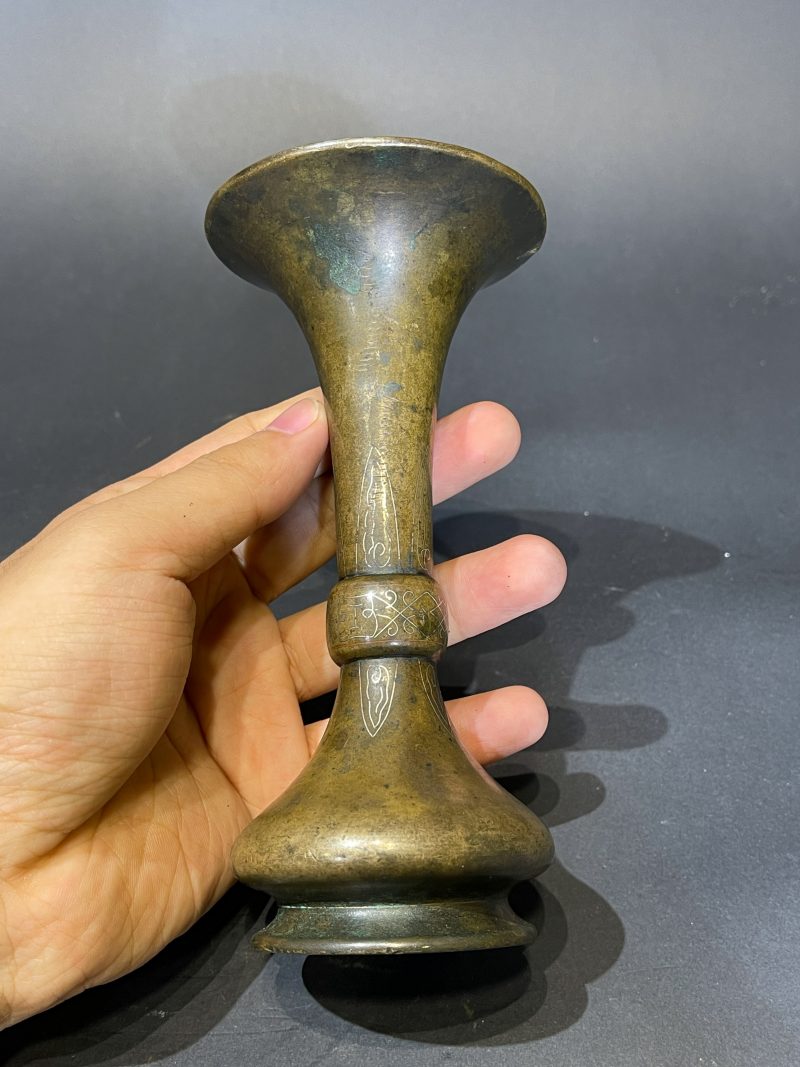 明 铜错银蕉叶纹花觚 - 图5