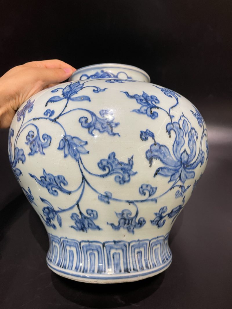 明成化 青花缠枝莲纹罐 - 图6