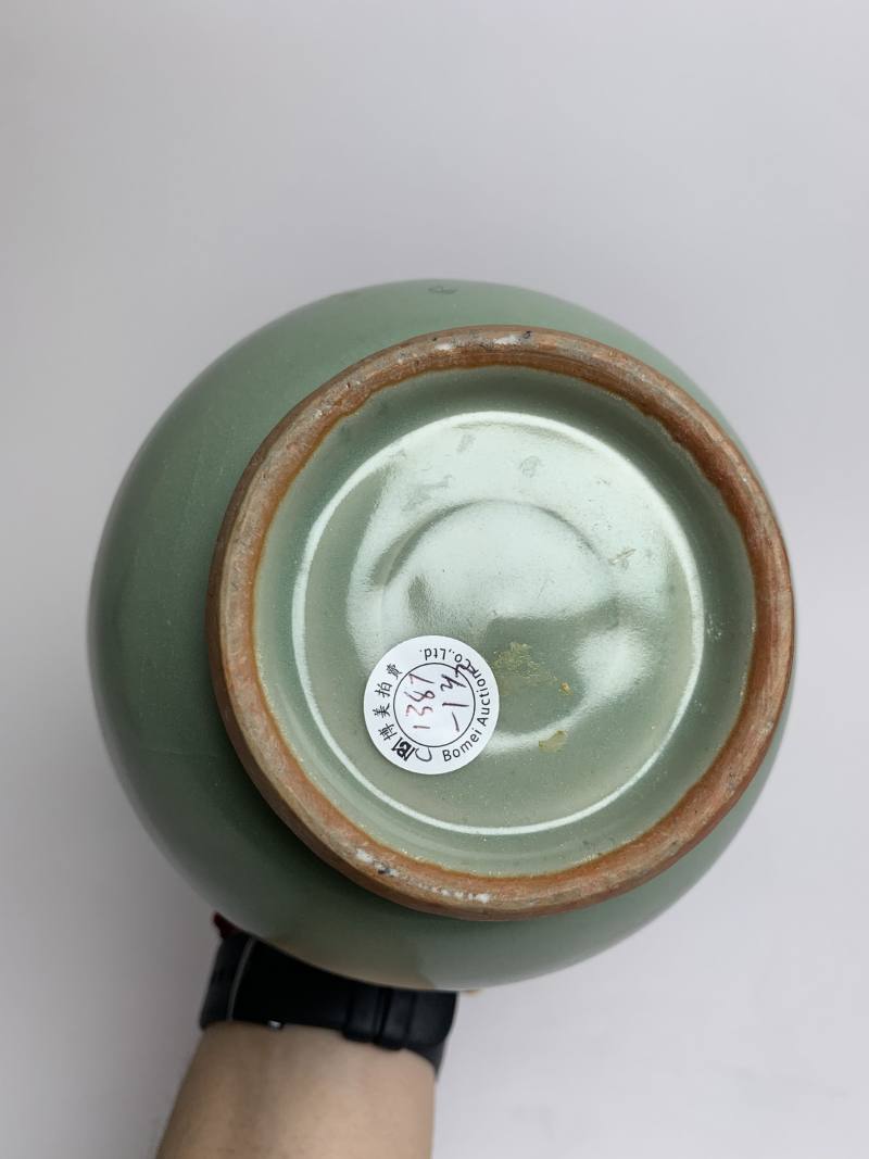 元 龙泉青釉双活环耳瓶一对 - 图14