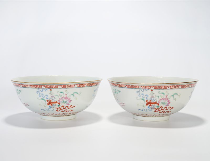 Lot834 清光绪 粉彩八宝纹碗一对 - 图2