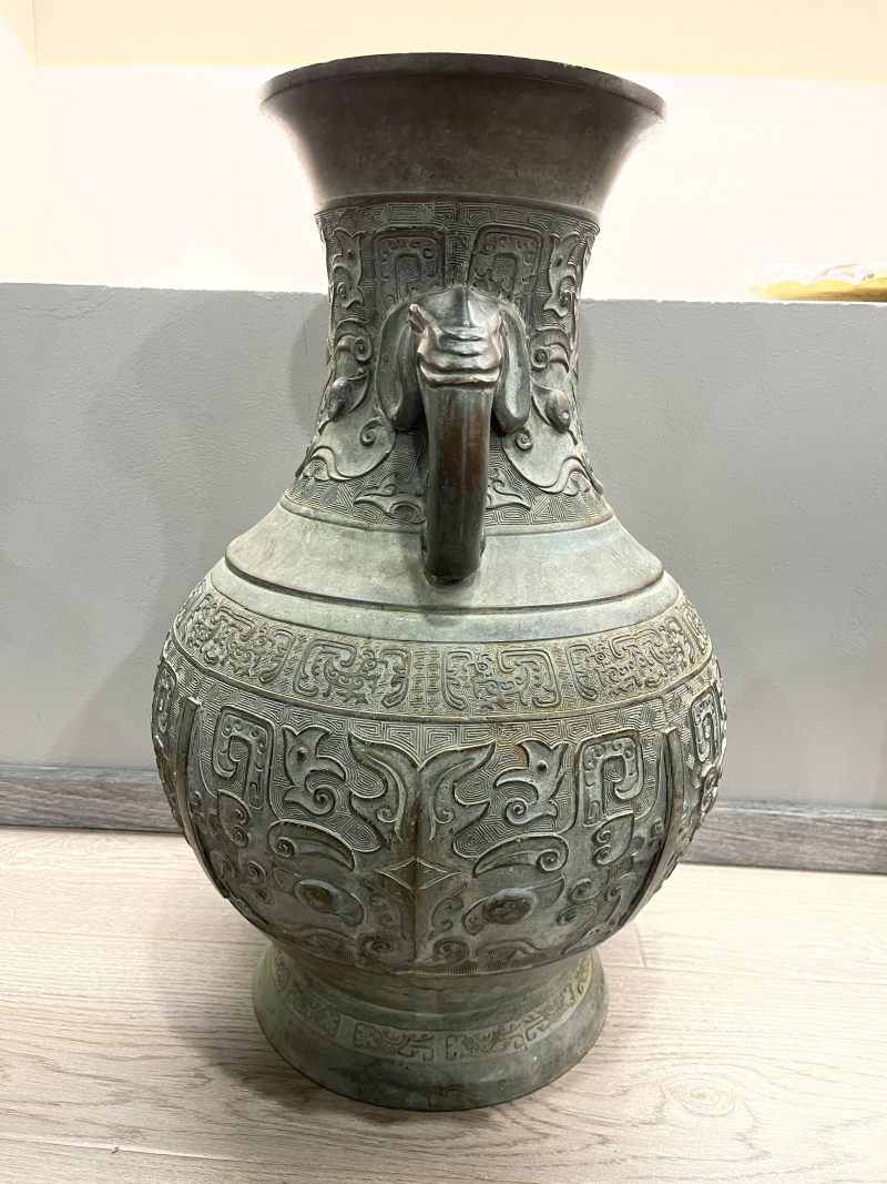 清 铜饕餮纹大瓶 - 图5